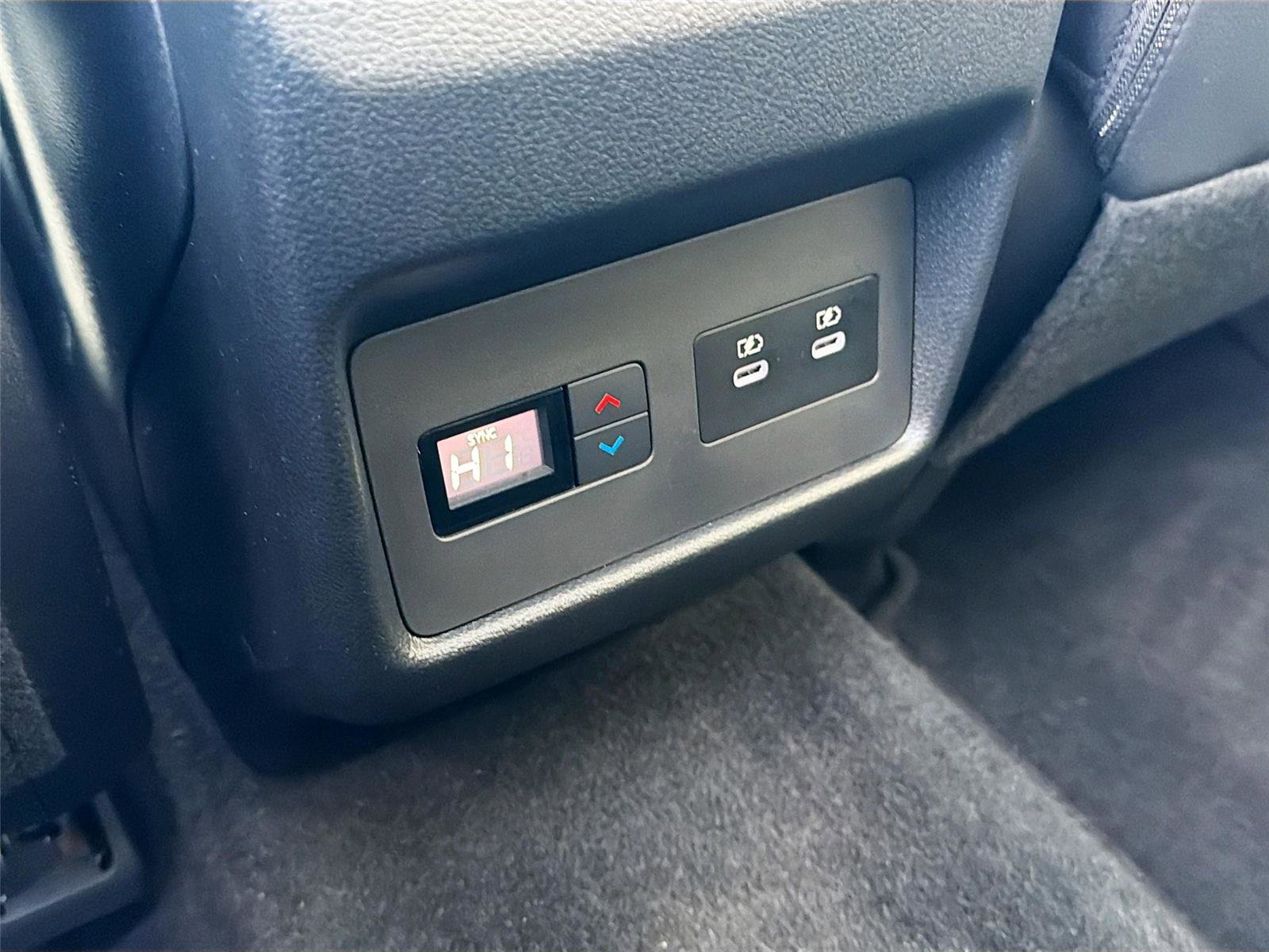 Used 2025 Nissan Rogue SL w/ Tech Package image 27