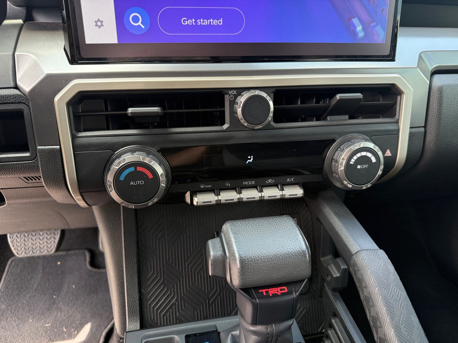 Used 2024 Toyota Tacoma TRD Off-Road AWD/4WD image 28