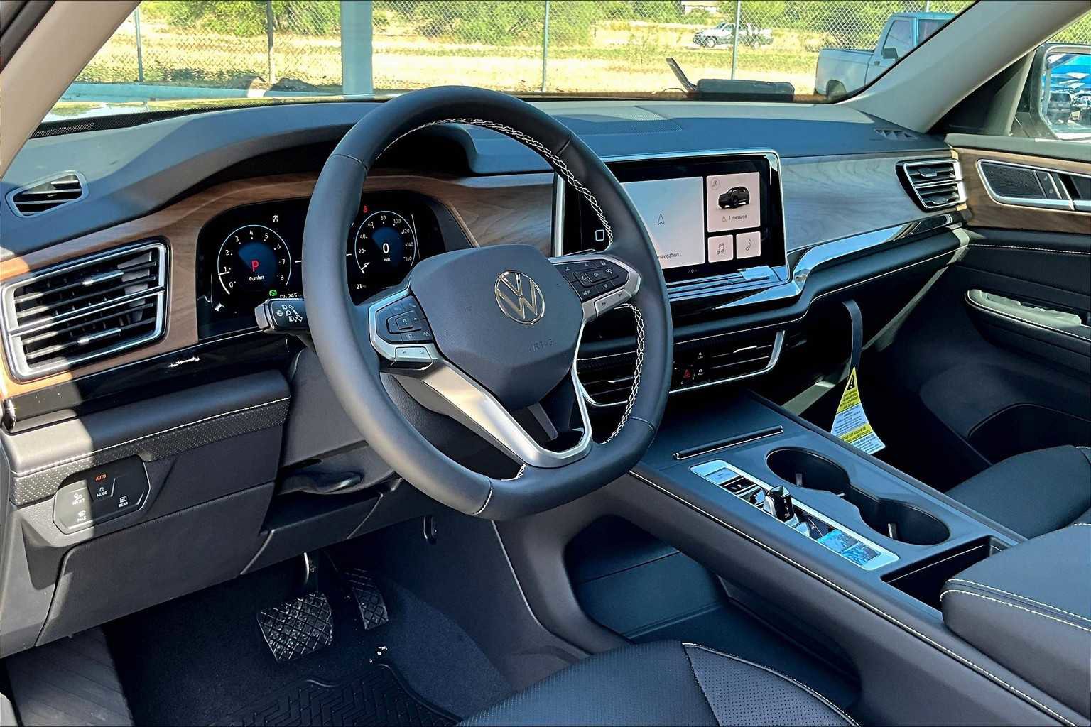 New 2026 Volkswagen Atlas SE image 8