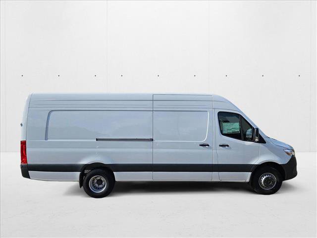 New 2025 Mercedes-Benz Sprinter 4500 image 4