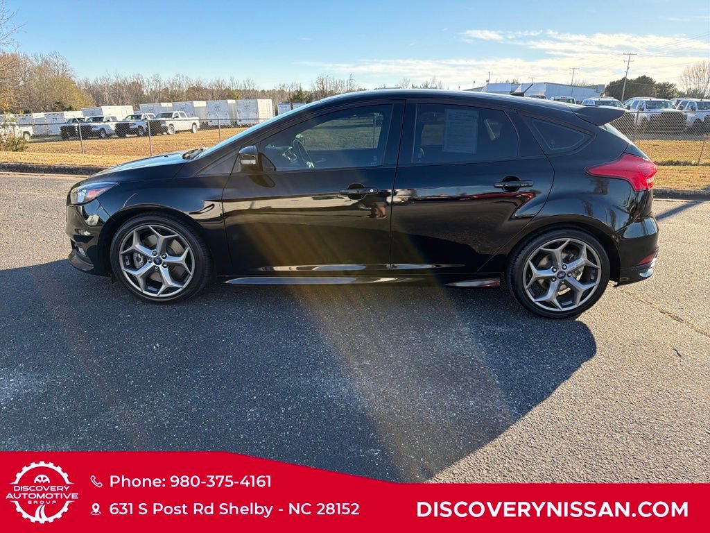 Used 2017 Ford Focus ST image 10