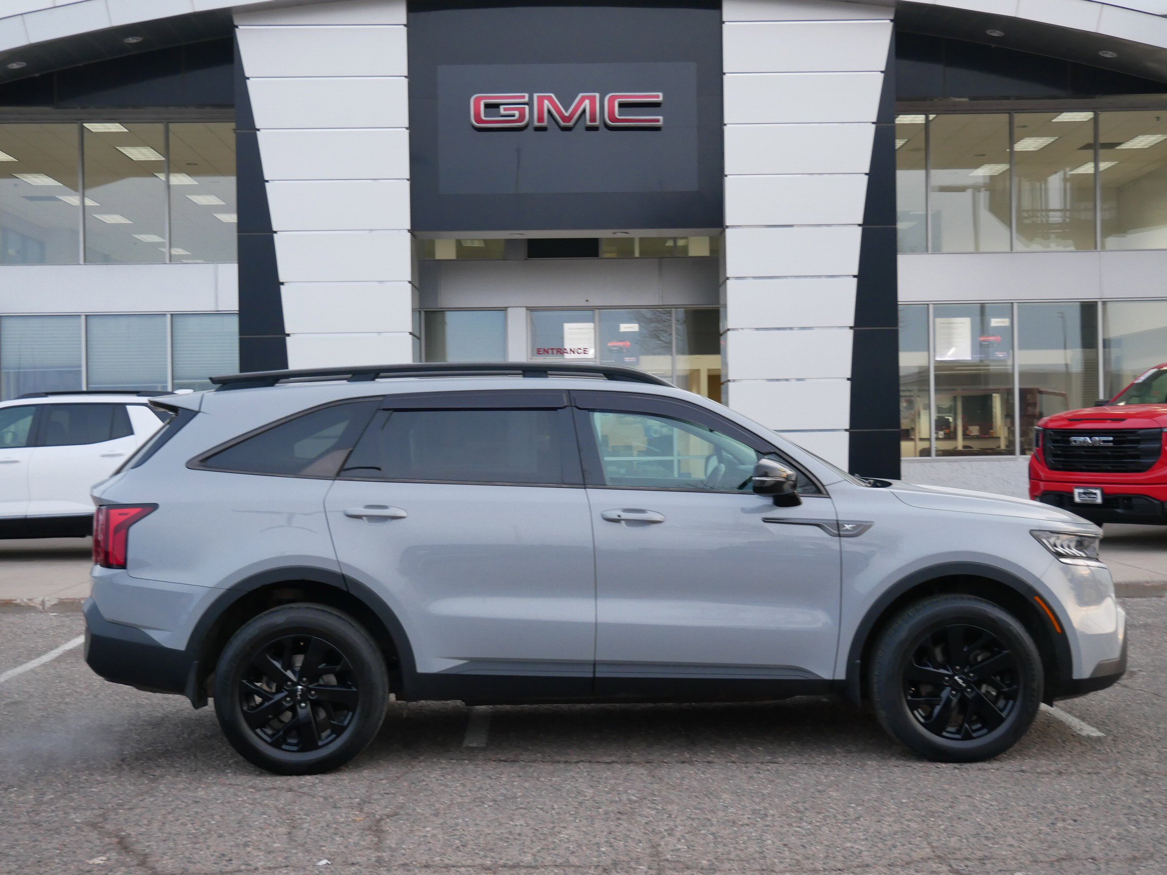 Used 2022 Kia Sorento S w/ Panoramic Sunroof Package AWD/4WD image 2