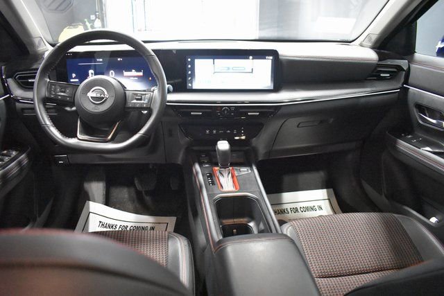 Certified 2025 Nissan Kicks SR image 13