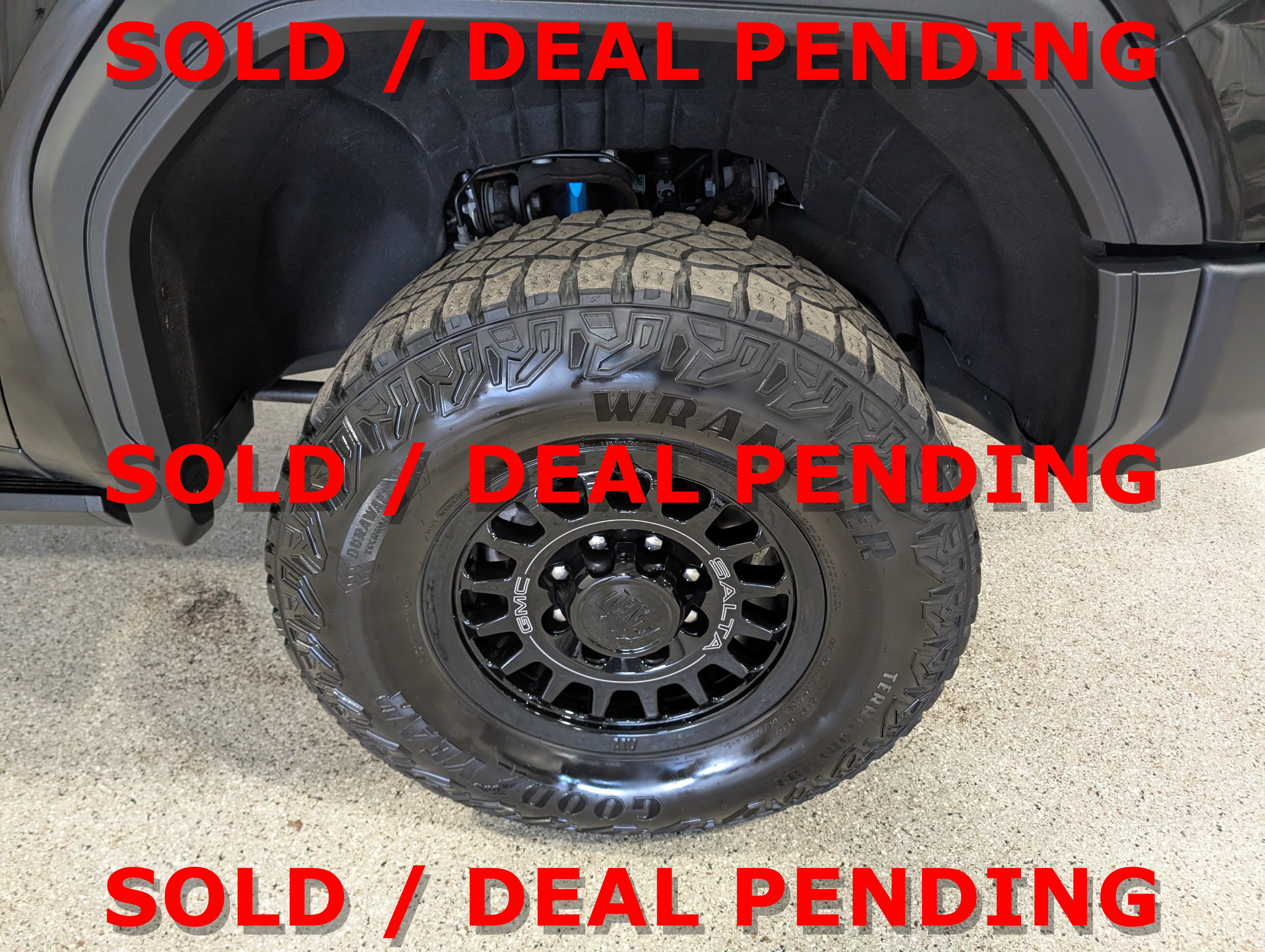 Used 2025 GMC Sierra 2500 AT4X w/ AT4X AEV Edition AWD/4WD image 15