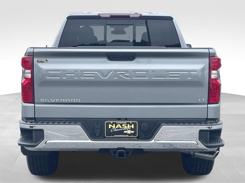 Used 2023 Chevrolet Silverado 1500 LT w/ Convenience Package II AWD/4WD image 4