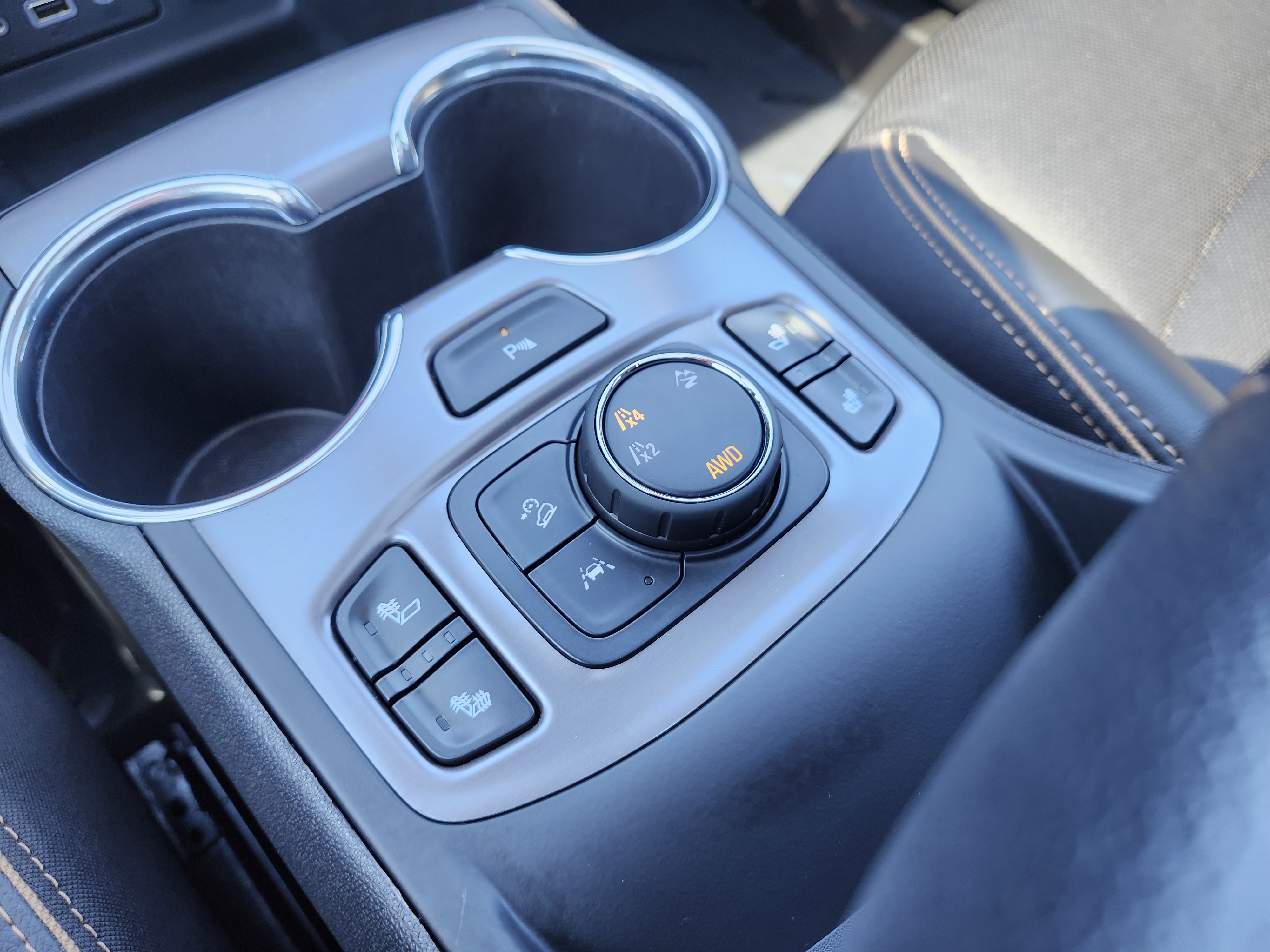 Used 2022 GMC Terrain AT4 w/ Infotainment Package II AWD/4WD image 9