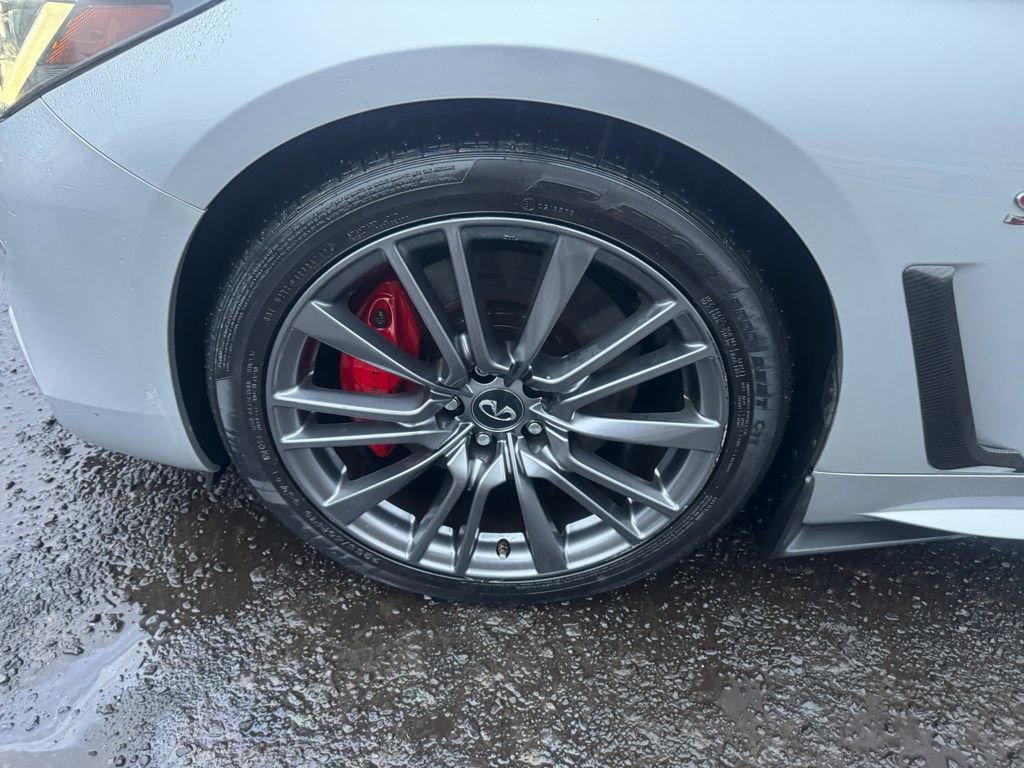 Used 2017 INFINITI Q60 Red Sport 400 image 23