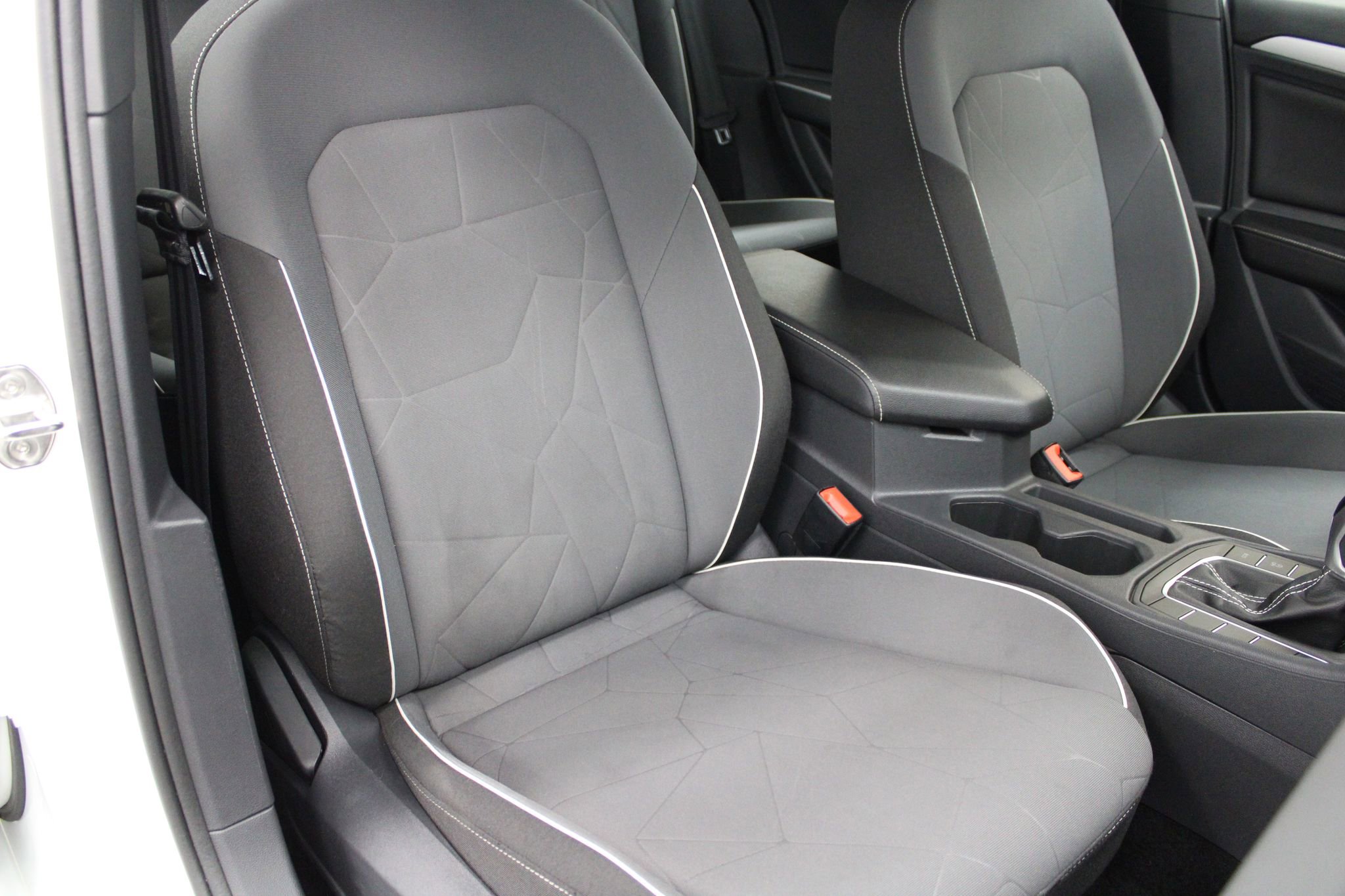 Used 2025 Volkswagen Jetta Sport FWD image 27