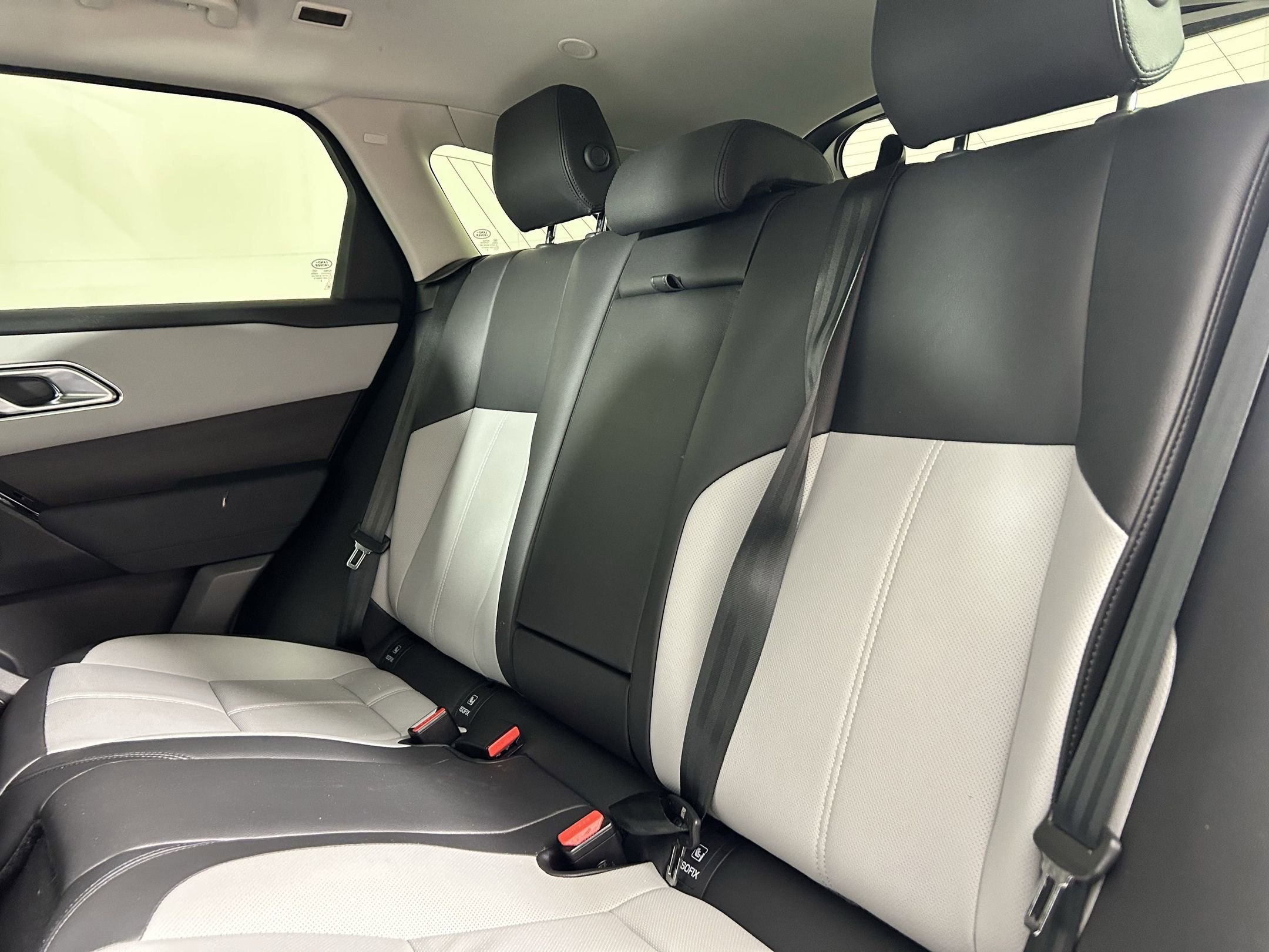 Used 2025 Land Rover Range Rover Velar Dynamic SE image 20