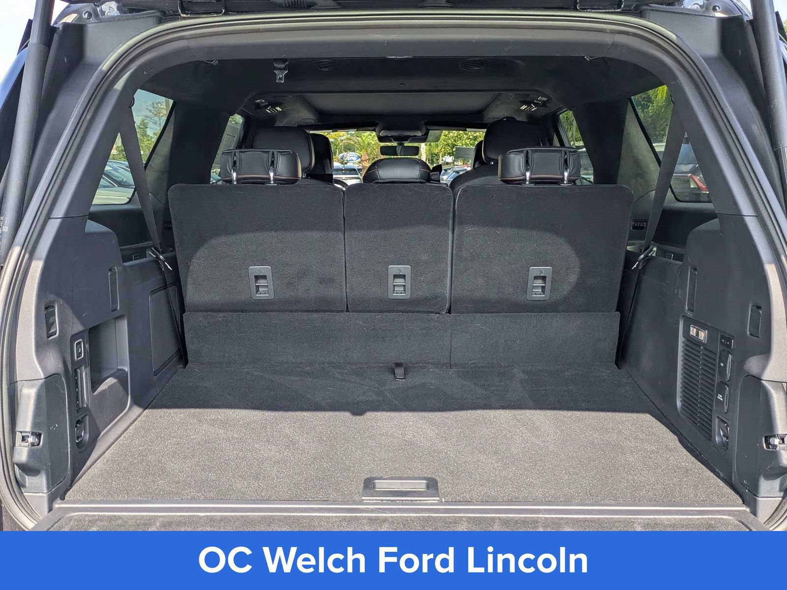 Certified 2025 Lincoln Navigator L Black Label AWD/4WD image 8