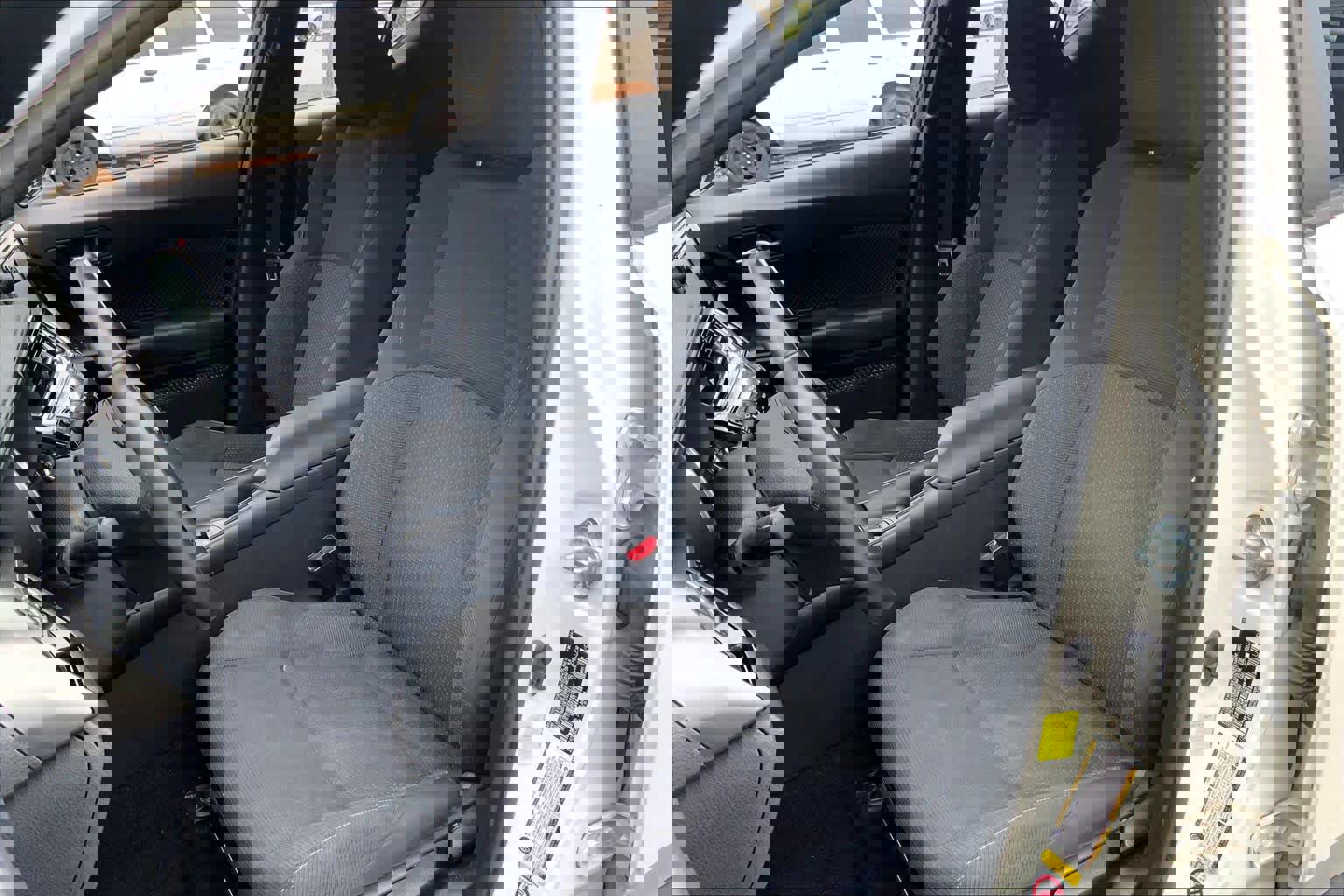 Used 2018 Toyota C-HR XLE FWD image 8