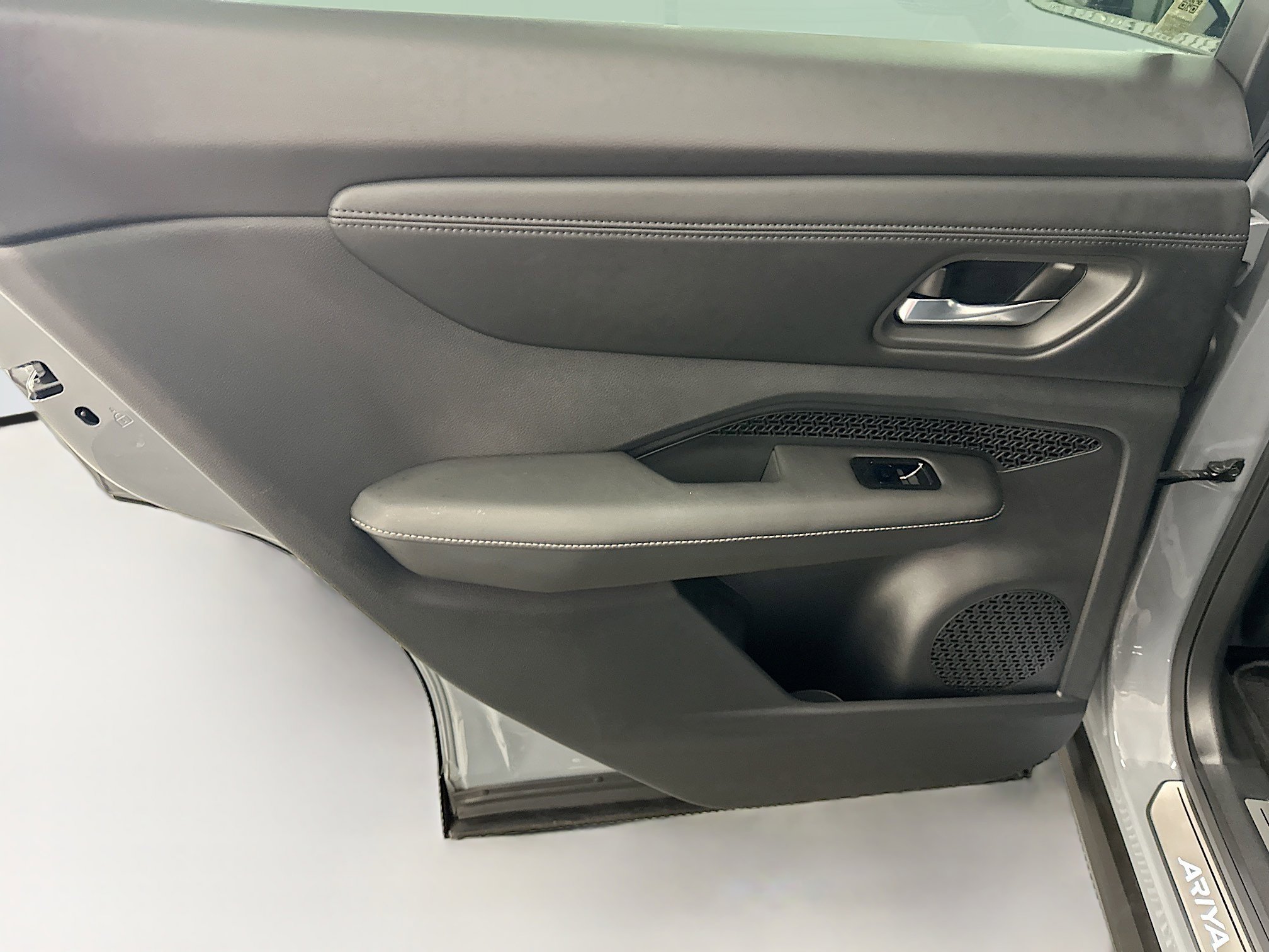 Used 2023 Nissan Ariya AWD image 28