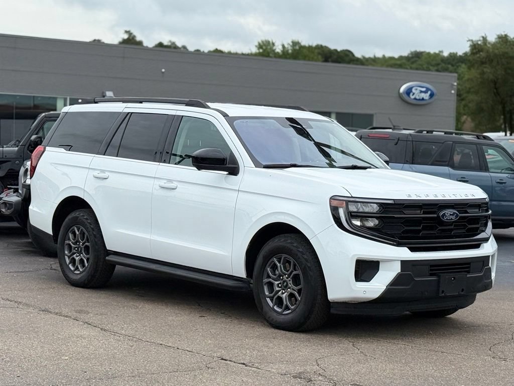 Used 2025 Ford Expedition Active AWD/4WD image 33