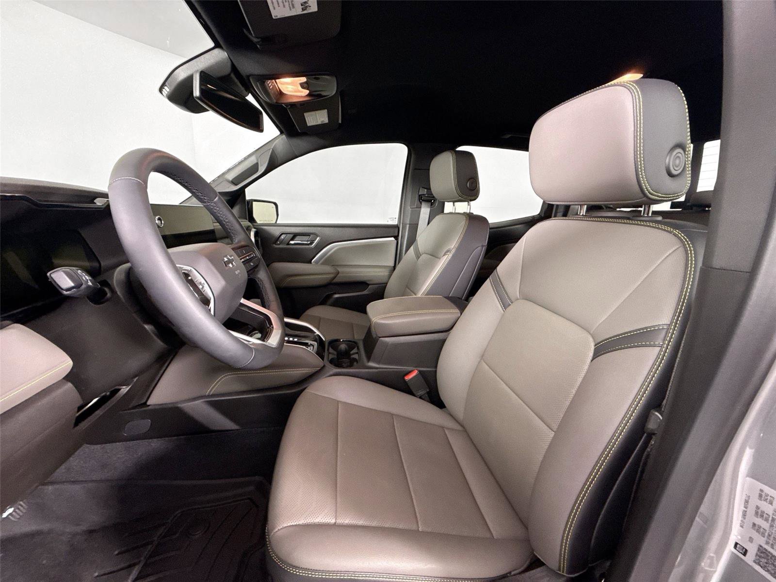 Used 2025 Chevrolet Colorado ZR2 w/ Technology Package image 3