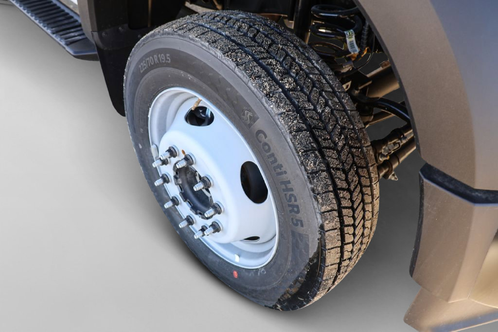 New 2024 Ford F550 4x4 SuperCab Super Duty image 11
