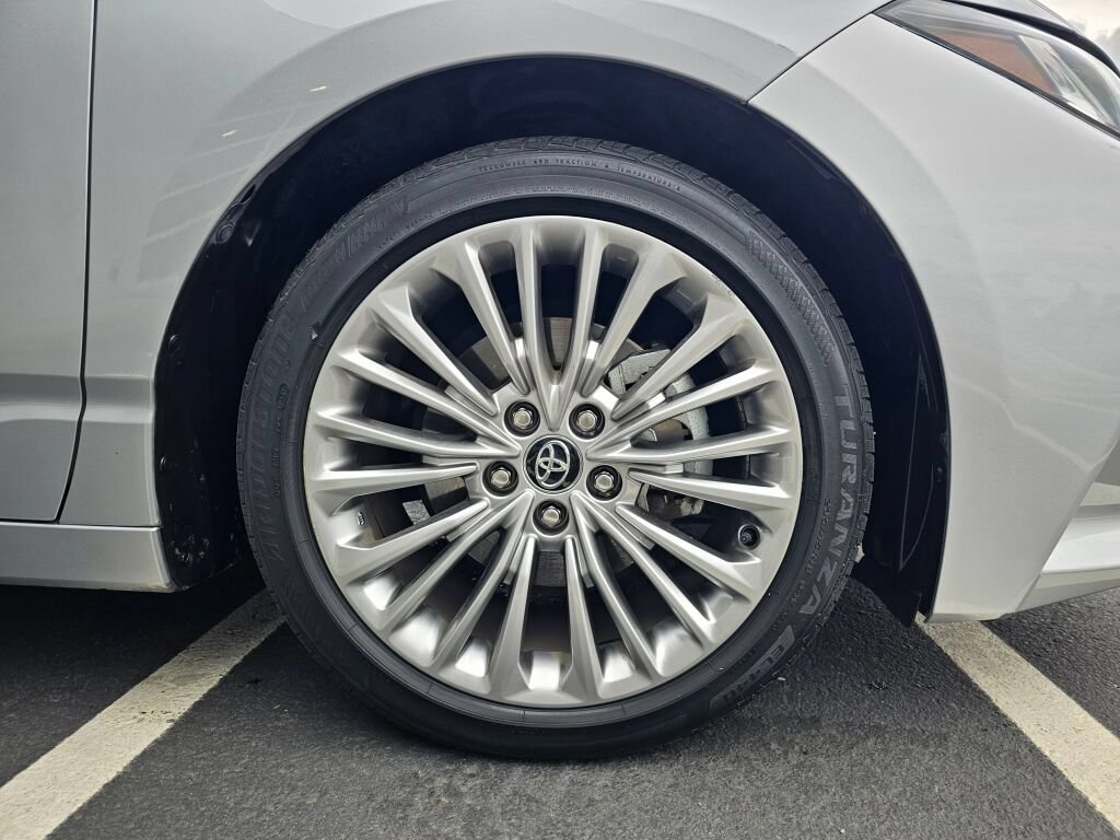 Used 2020 Toyota Avalon Limited w/ Advanced Safety Package FWD image 9