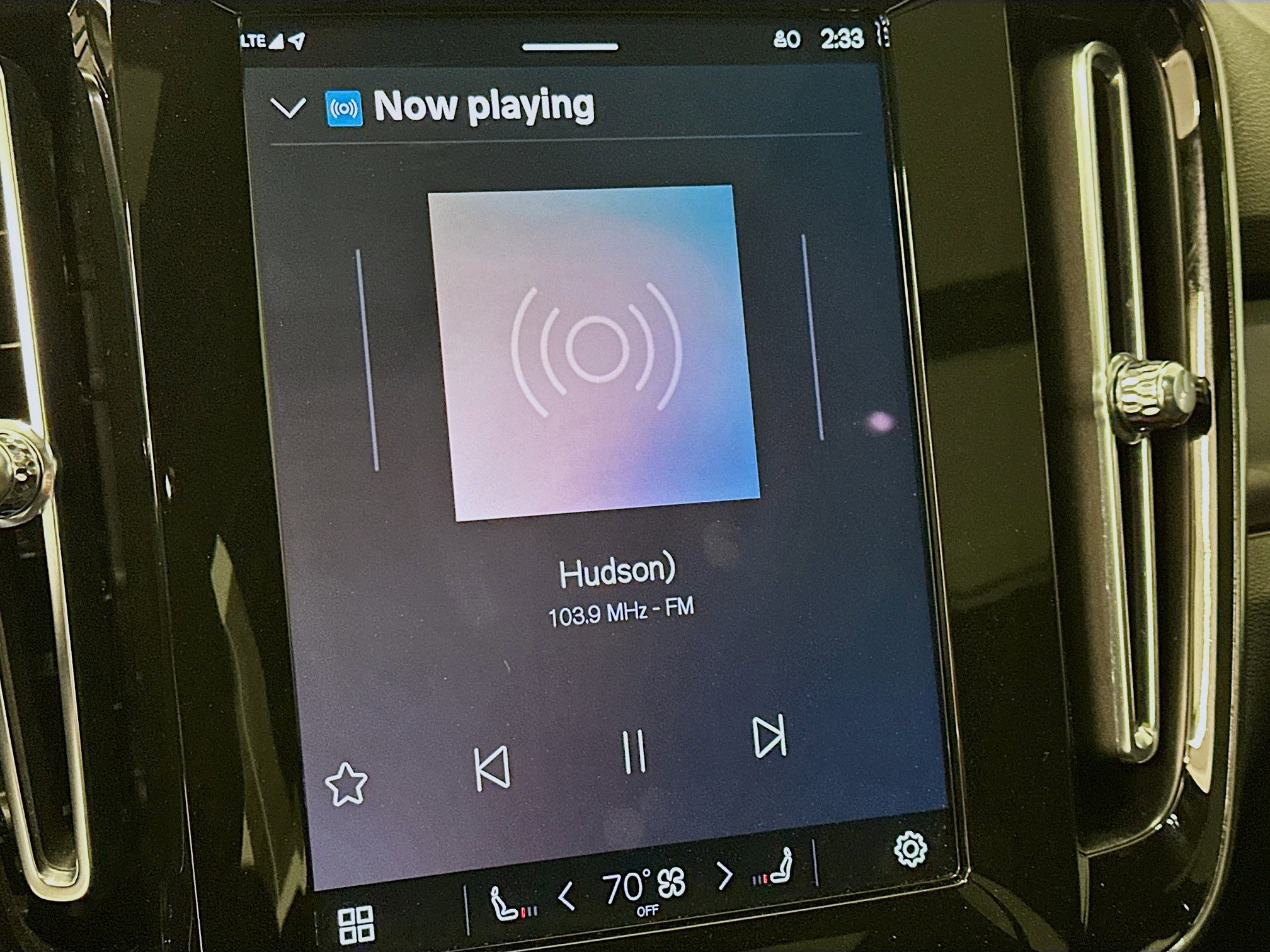 Used 2023 Volvo XC40 Recharge Plus image 19