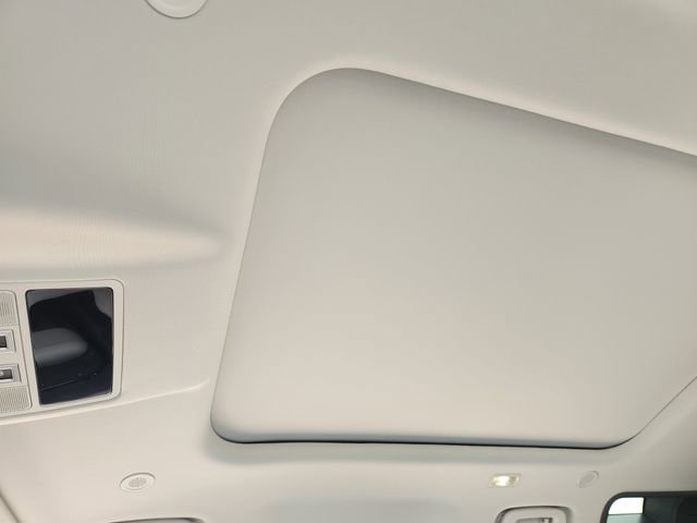 New 2026 Land Rover Defender 110 S AWD/4WD image 18