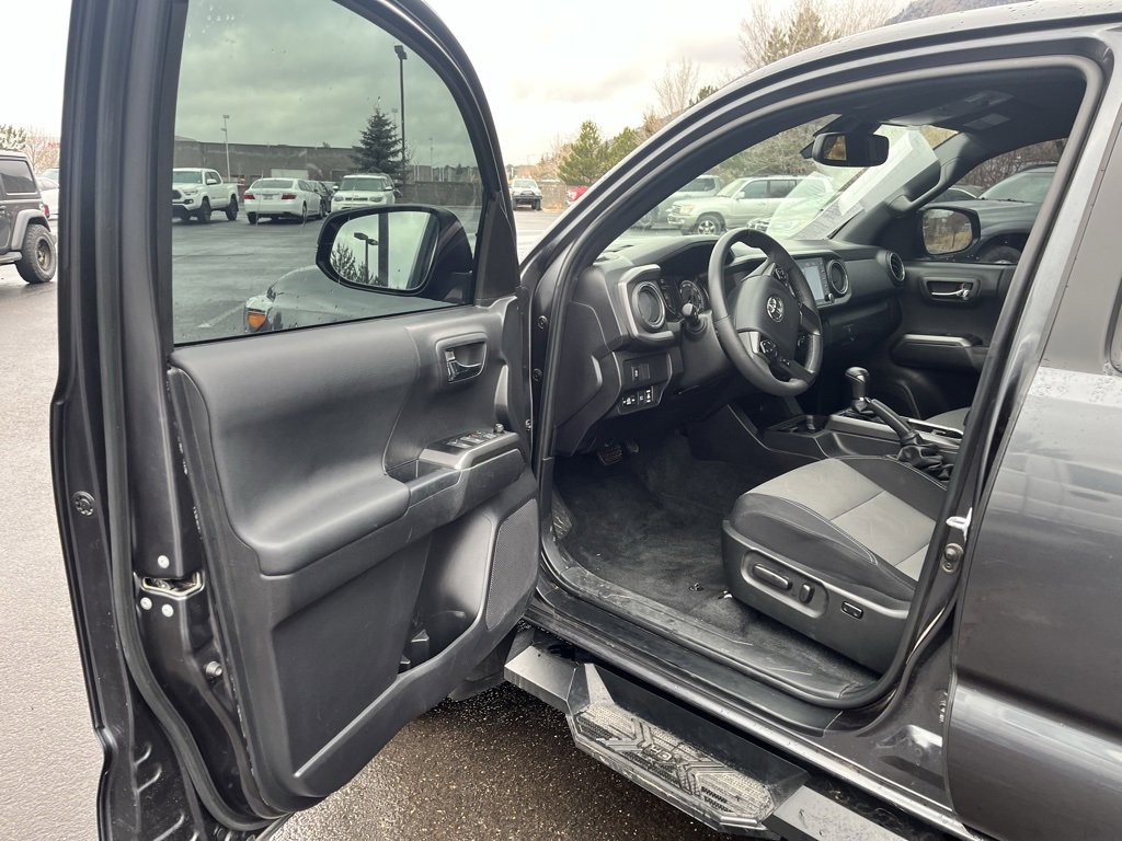 Used 2023 Toyota Tacoma TRD Sport image 11