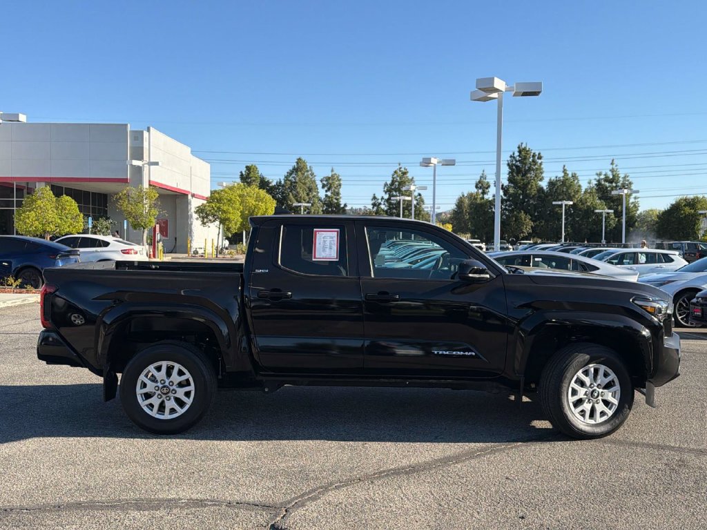 Certified 2024 Toyota Tacoma SR5 AWD/4WD image 3