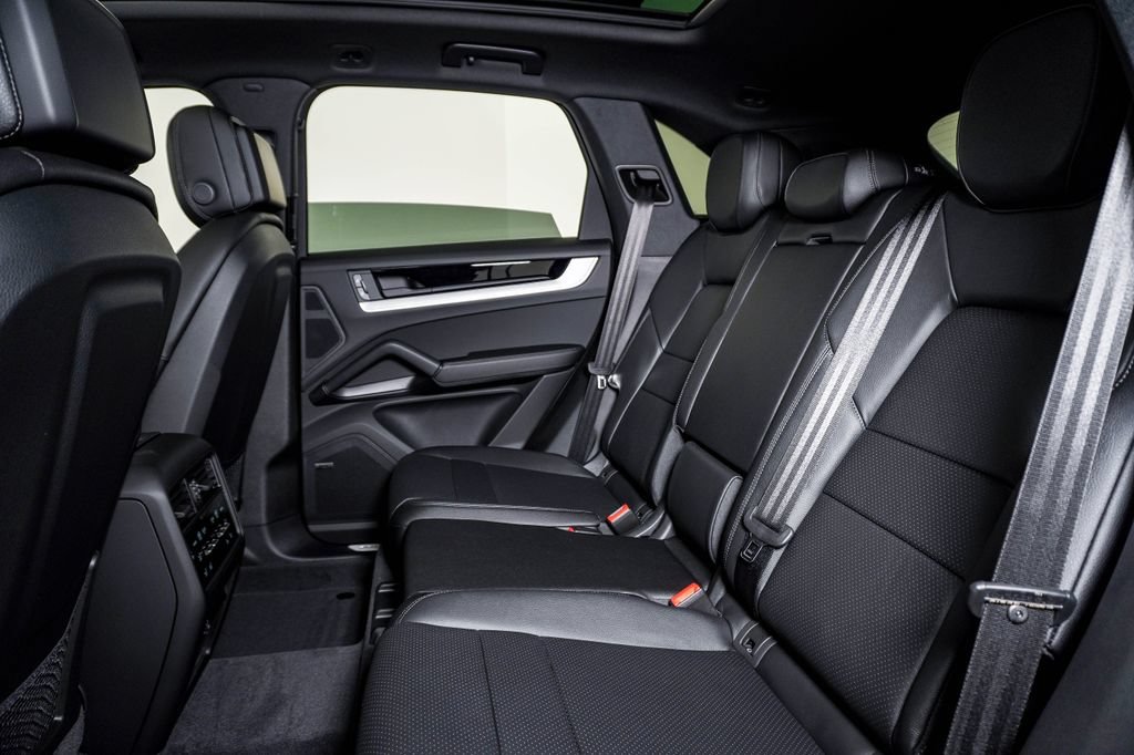 New 2026 Porsche Cayenne E-Hybrid AWD/4WD image 17