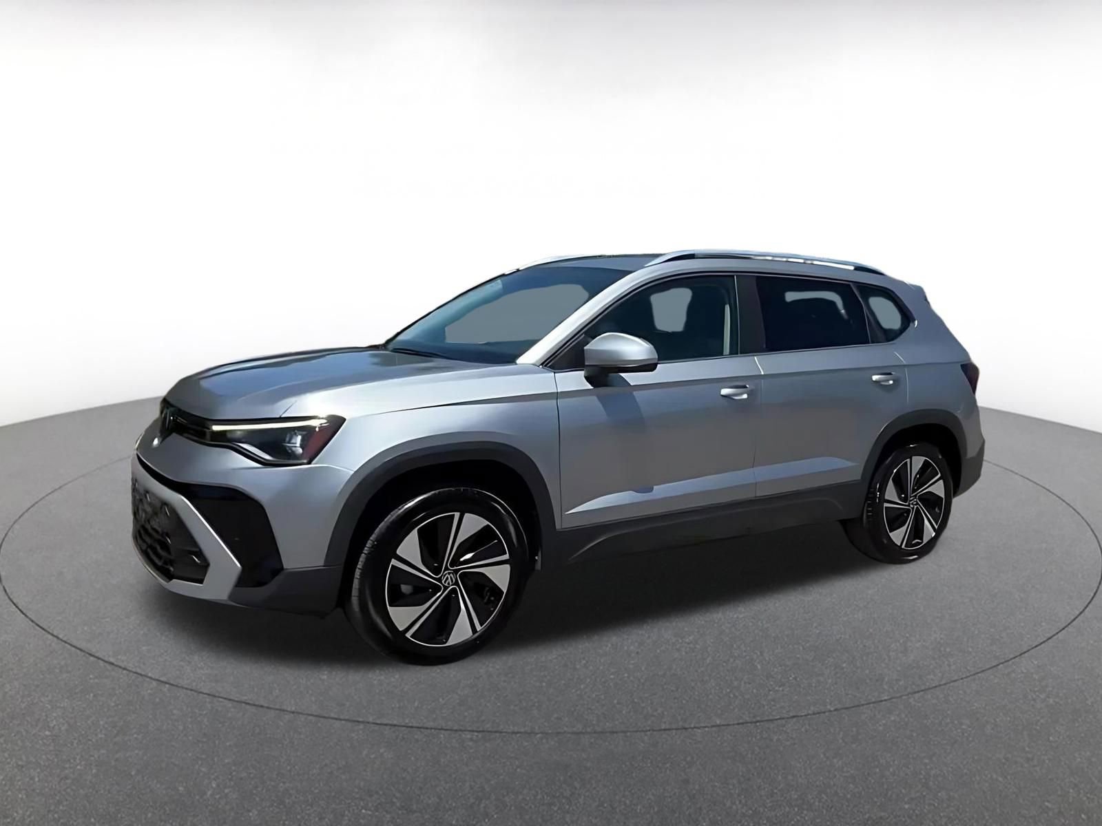 Used 2025 Volkswagen Taos SE AWD/4WD image 8