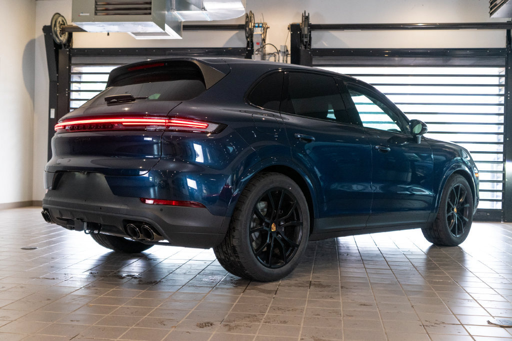 New 2026 Porsche Cayenne AWD/4WD image 8