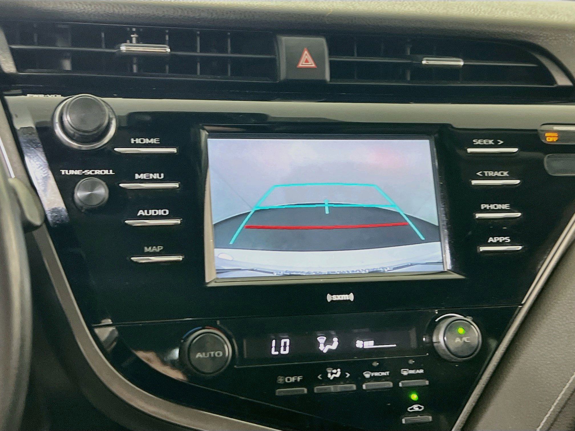 Used 2020 Toyota Camry SE image 13