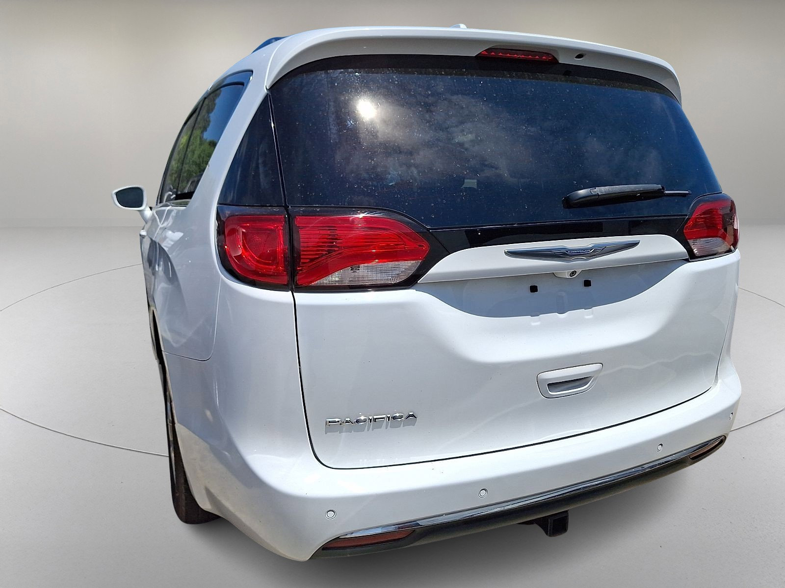 Used 2017 Chrysler Pacifica Touring-L Plus FWD image 6