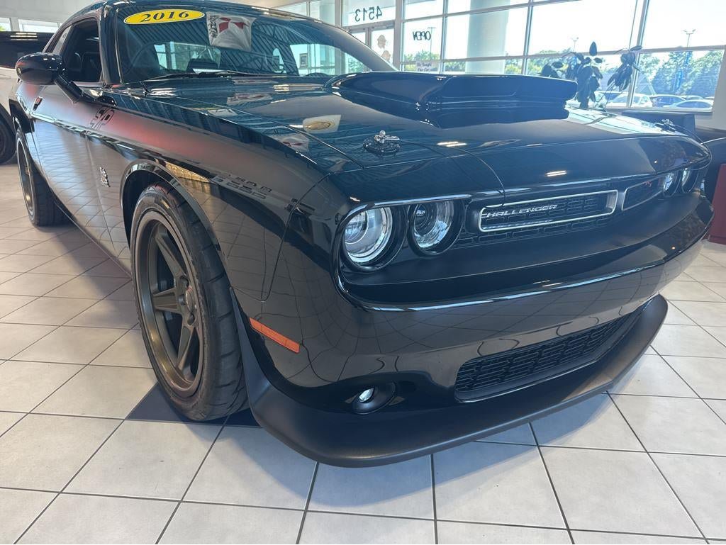 Used 2016 Dodge Challenger R/T Scat Pack w/ Leather Interior Group RWD image 6