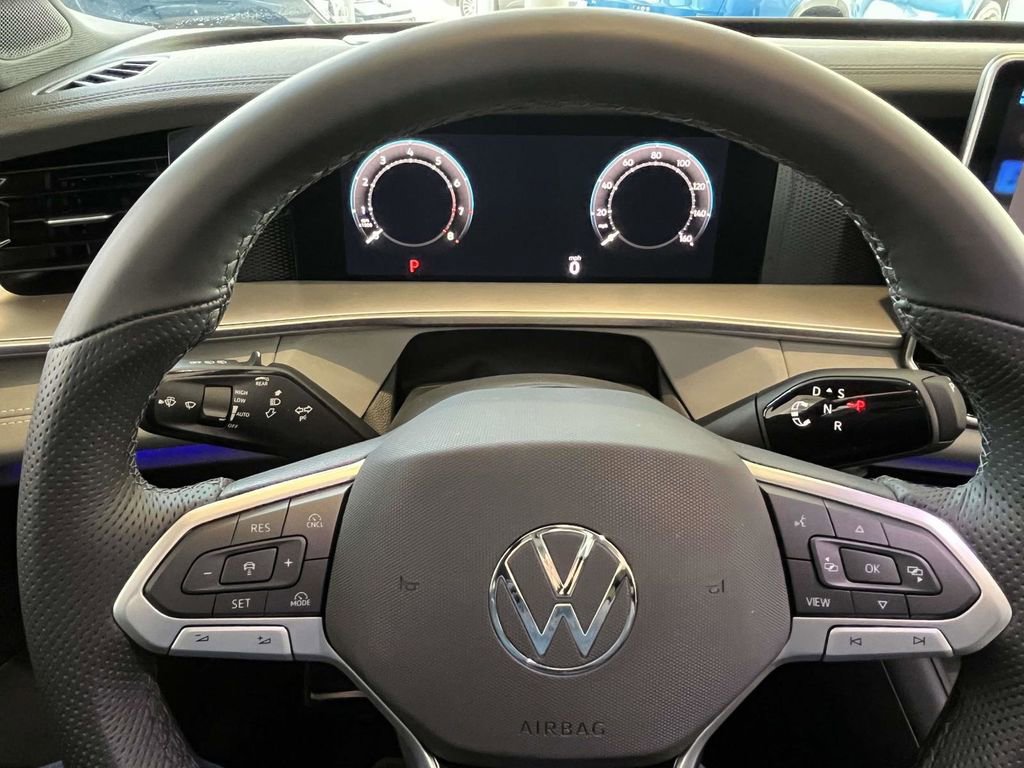 New 2026 Volkswagen Tiguan SE R-Line image 19