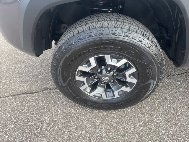 Used 2020 Toyota Tacoma TRD Off-Road image 11