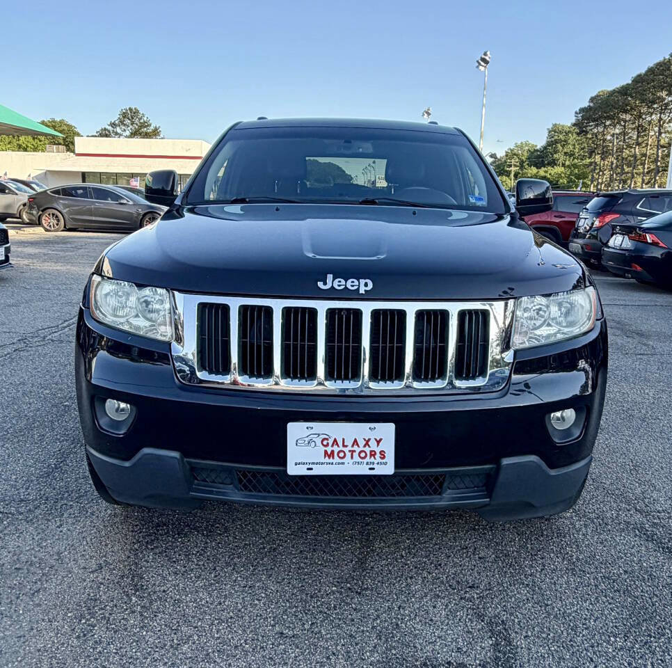 Used 2011 Jeep Grand Cherokee Laredo AWD/4WD image 2