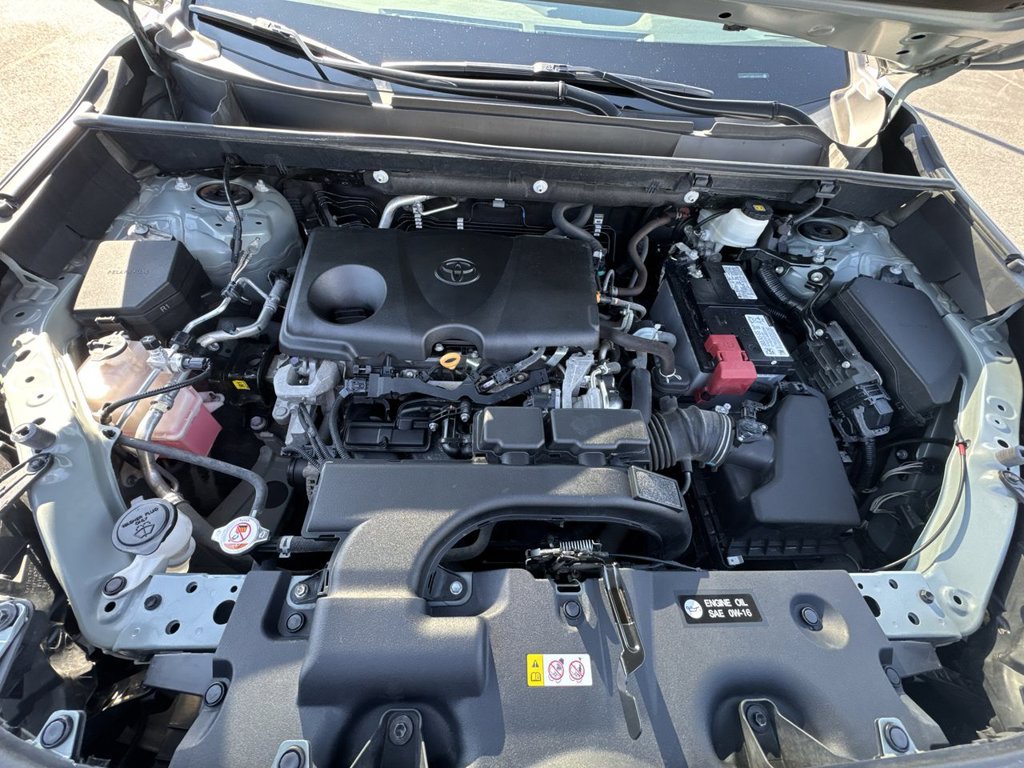 Used 2021 Toyota RAV4 XLE Premium AWD/4WD image 32