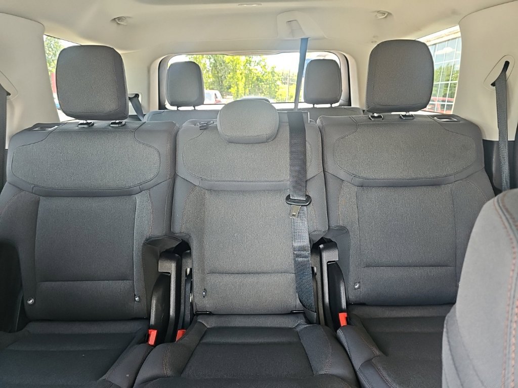 Used 2025 Ford Expedition Active AWD/4WD image 10