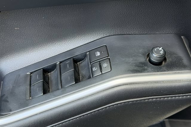 Used 2023 Toyota Highlander XLE FWD image 12
