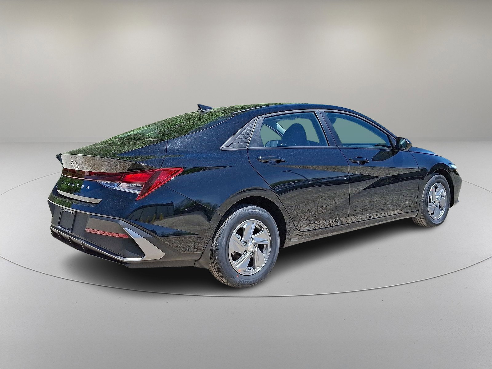 New 2025 Hyundai Elantra SE image 7