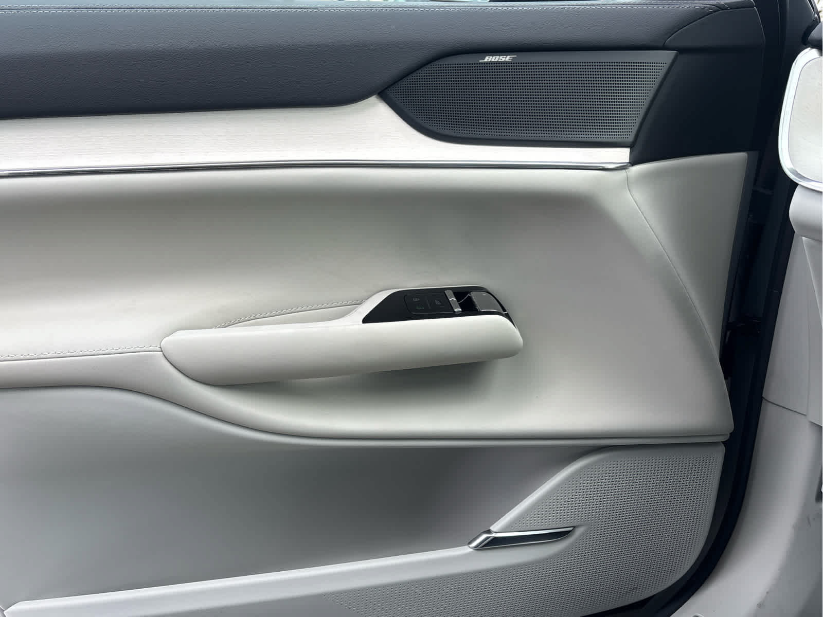 New 2026 Volvo EX90 Plus AWD/4WD image 18