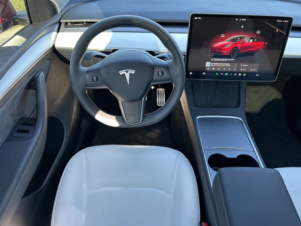 Used 2024 Tesla Model Y Performance image 16