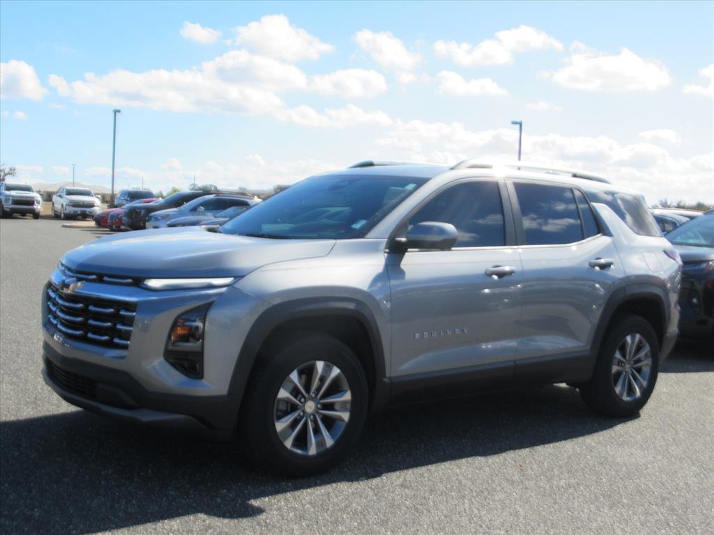 Used 2025 Chevrolet Equinox LT w/ Convenience Package II image 3