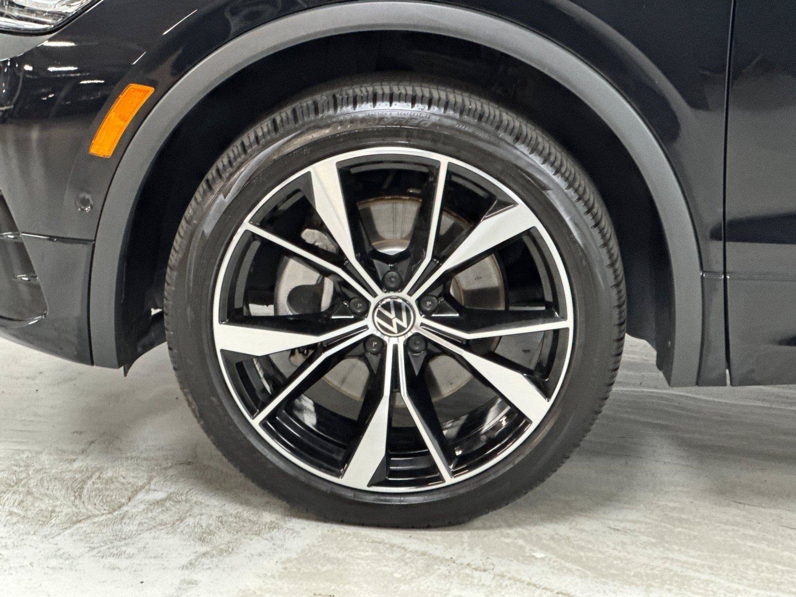 Used 2024 Volkswagen Tiguan SEL R-Line AWD/4WD image 25