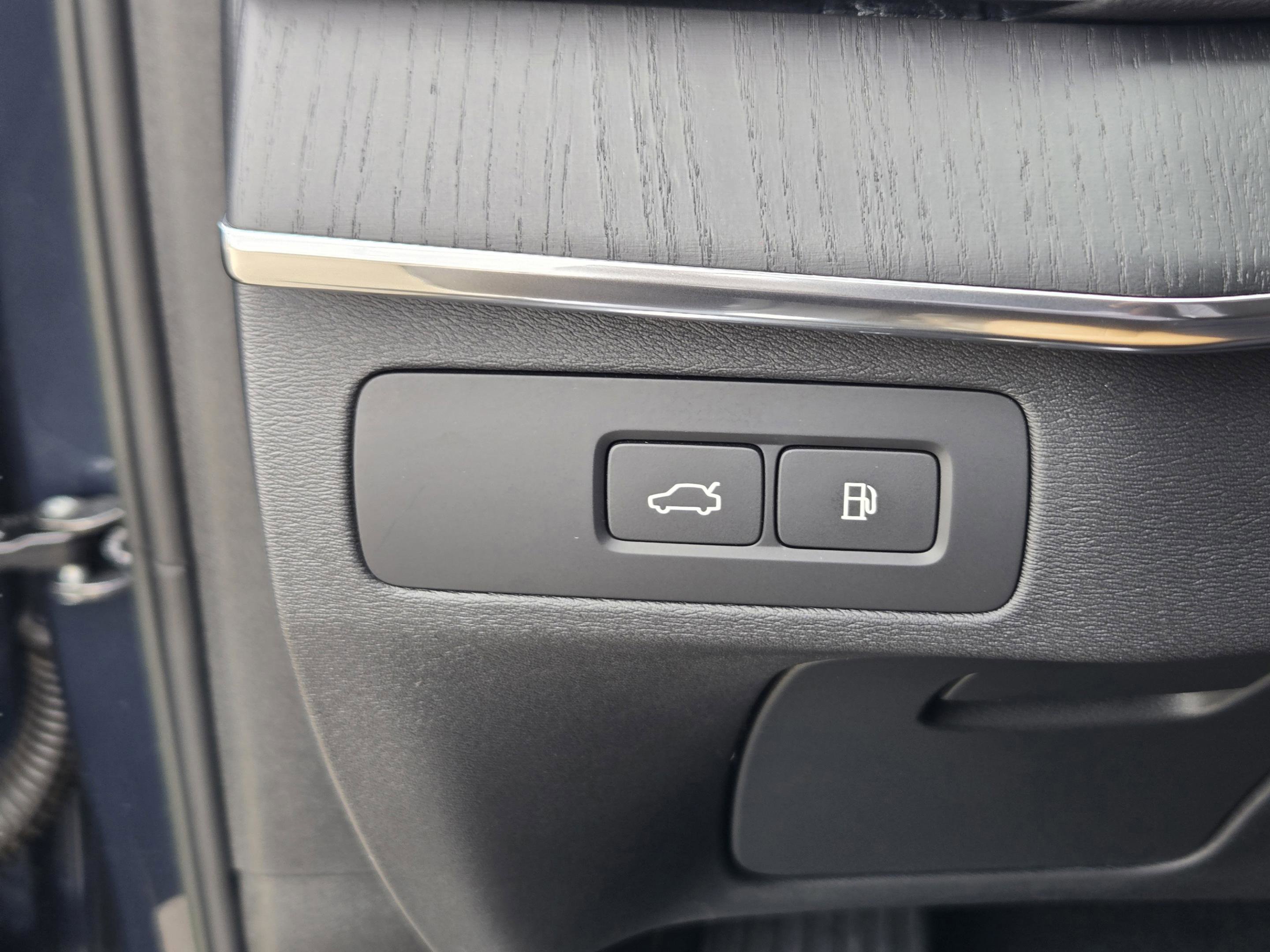 Used 2023 Volvo XC90 T8 Ultimate w/ Protection Package Premier image 21