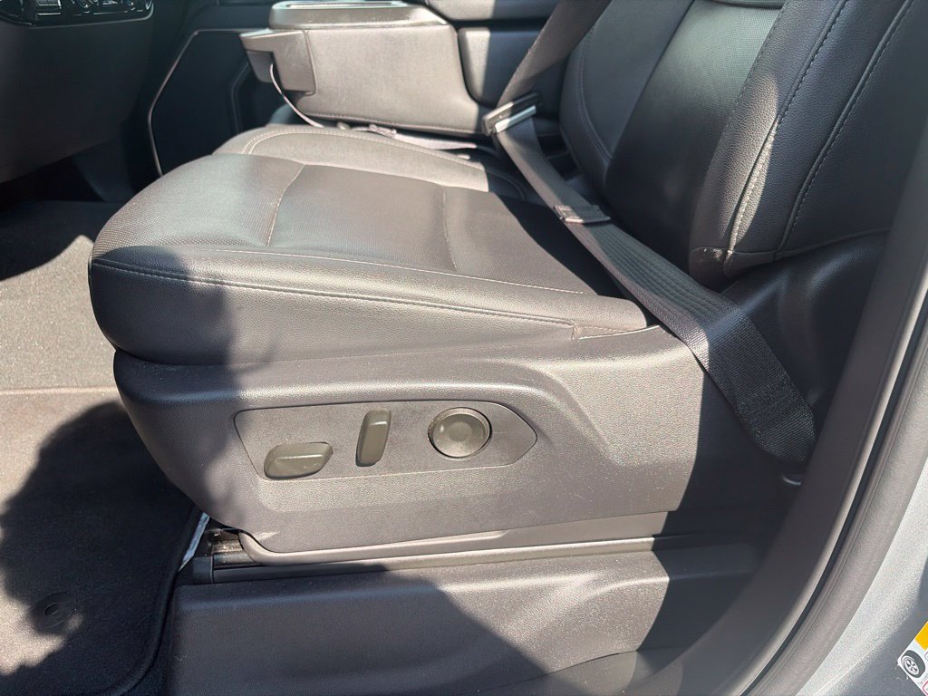 Used 2025 GMC Sierra 1500 SLT AWD/4WD image 16