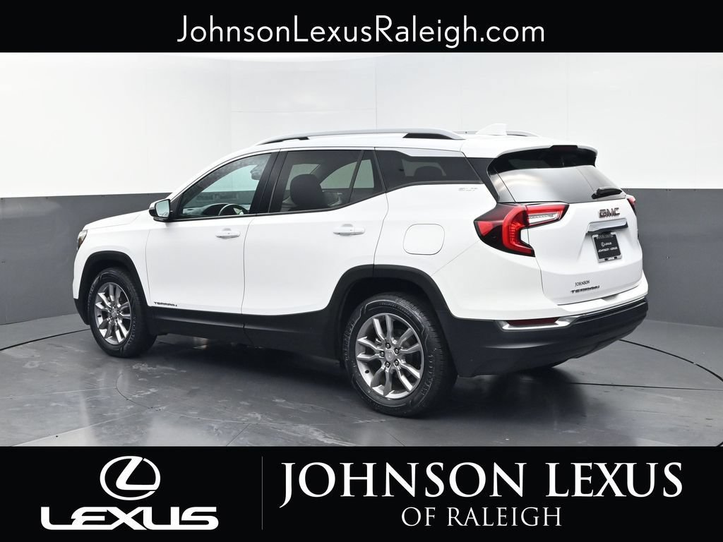 Used 2022 GMC Terrain SLT w/ Infotainment Package II FWD image 7