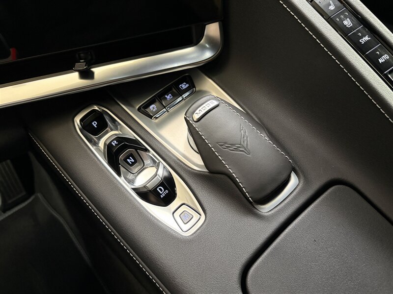 Used 2022 Chevrolet Corvette Stingray Coupe w/ Z51 2LT w/ Z51 Performance Package RWD image 20