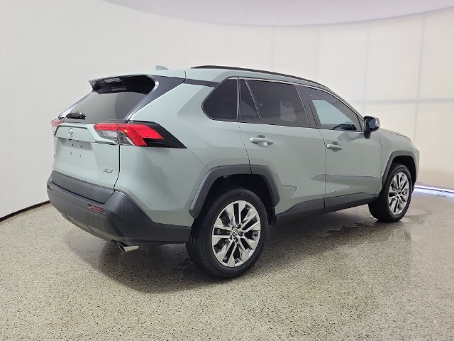 Used 2021 Toyota RAV4 XLE Premium FWD image 5