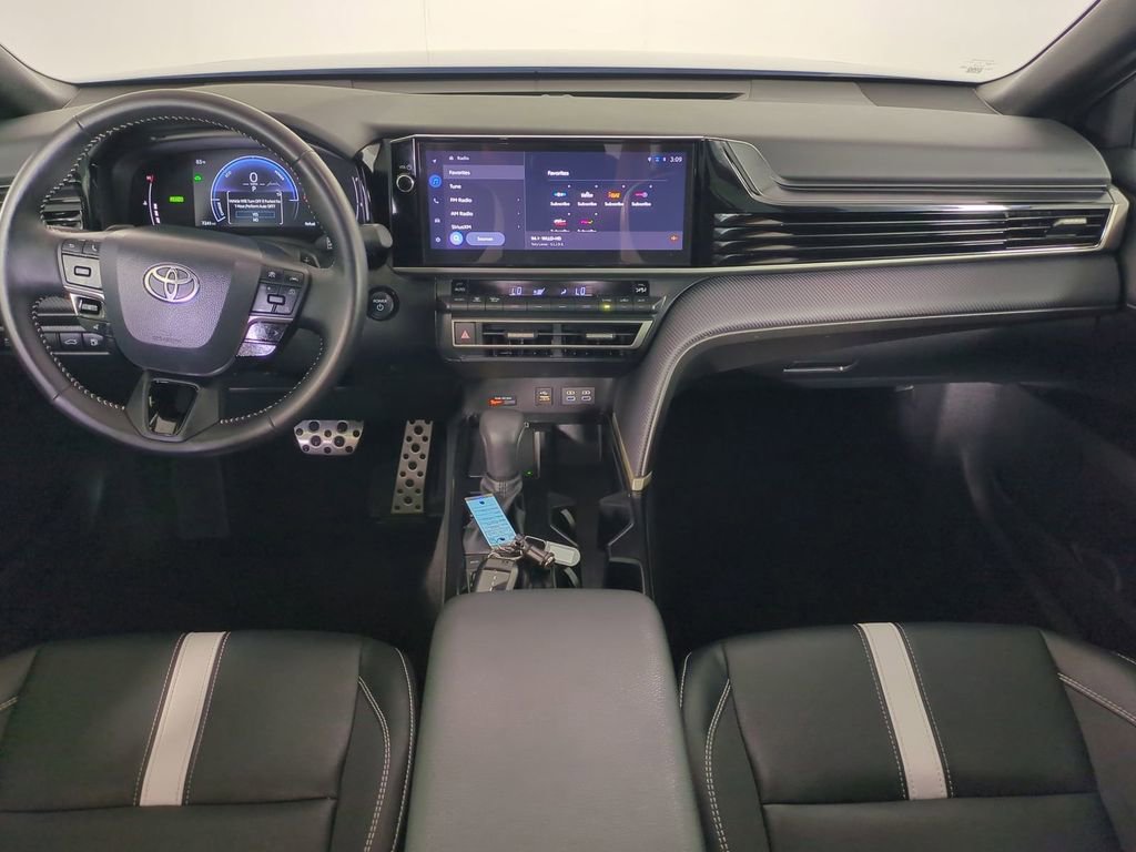 Used 2025 Toyota Camry SE w/ Multimedia Upgrade Package image 16