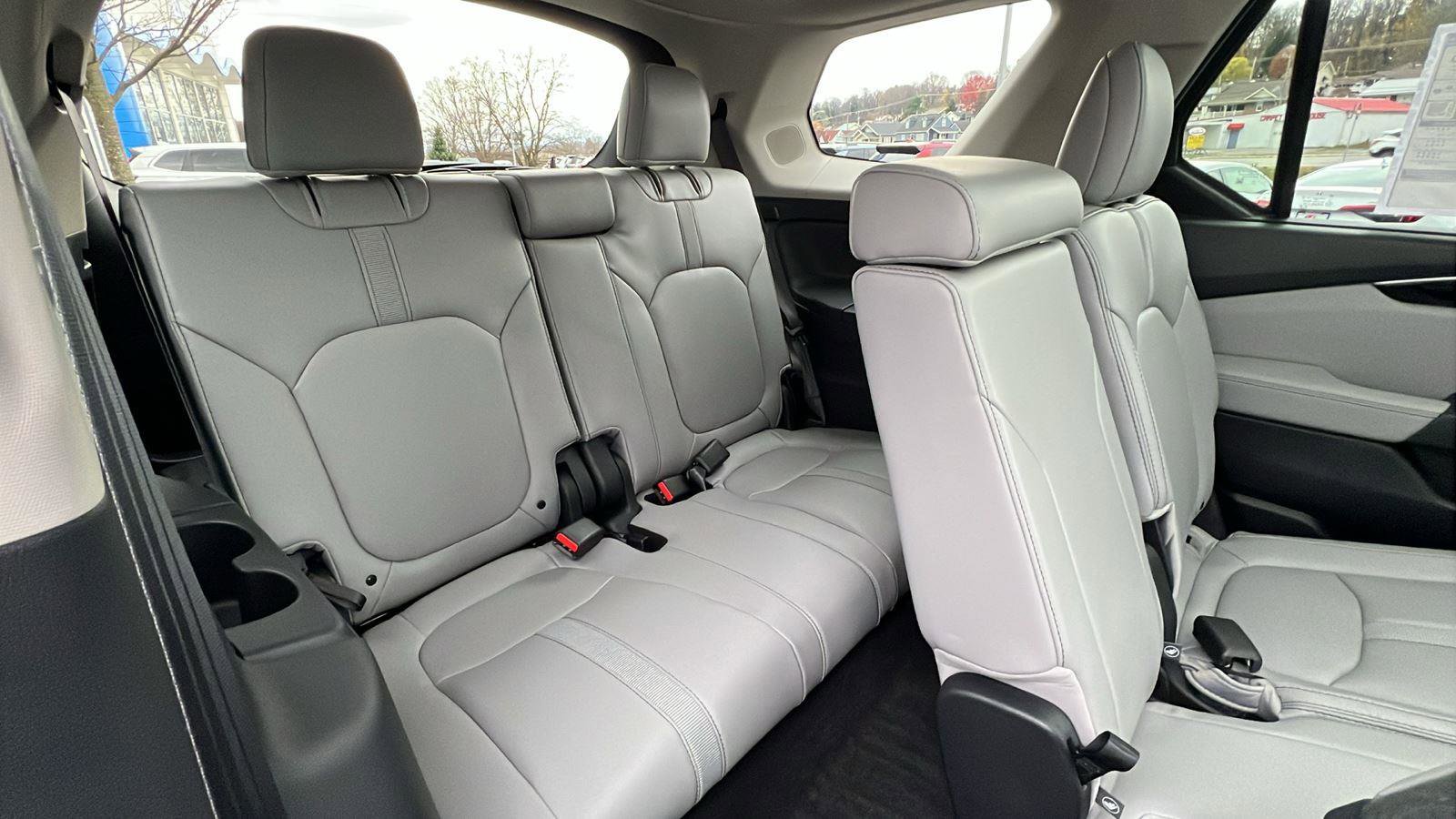 New 2025 Honda Pilot Touring image 16