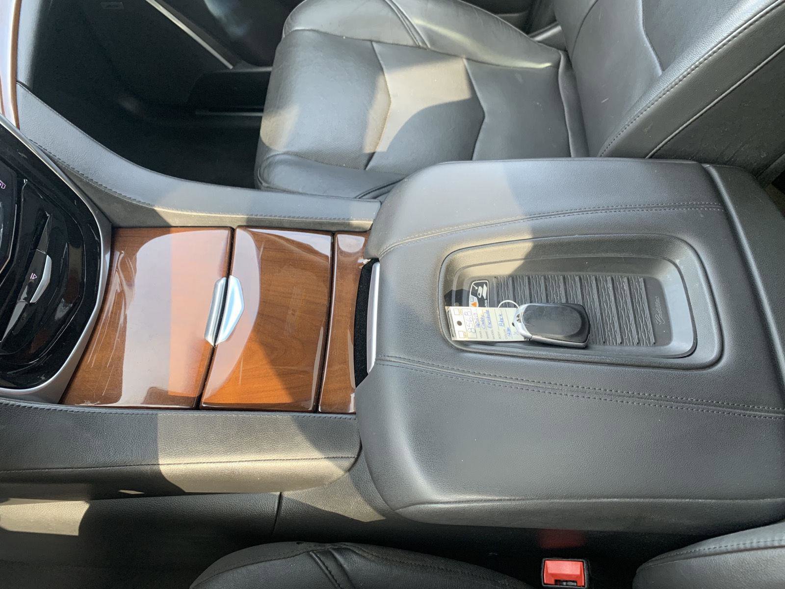 Used 2020 Cadillac Escalade ESV Luxury image 16