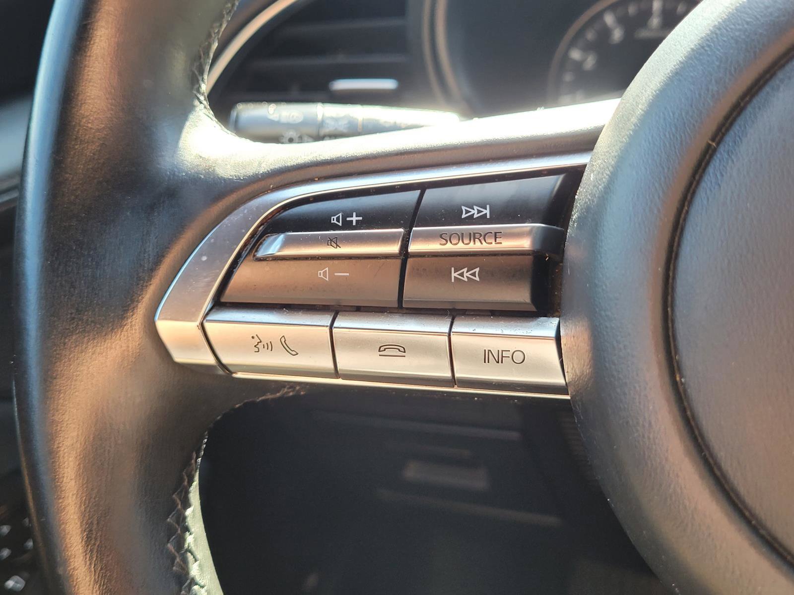 Used 2019 MAZDA MAZDA3 Hatchback FWD image 31